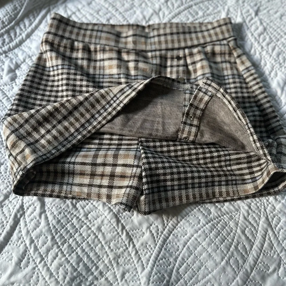Plaid Button-Front Mini Skort - Picture 2 of 3